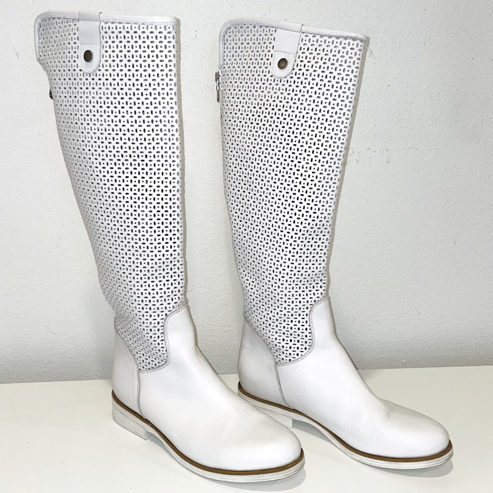 L’ESTROSA - Tall White Laser-Cut Perforated Leather Boots - Size 37 / US 7
